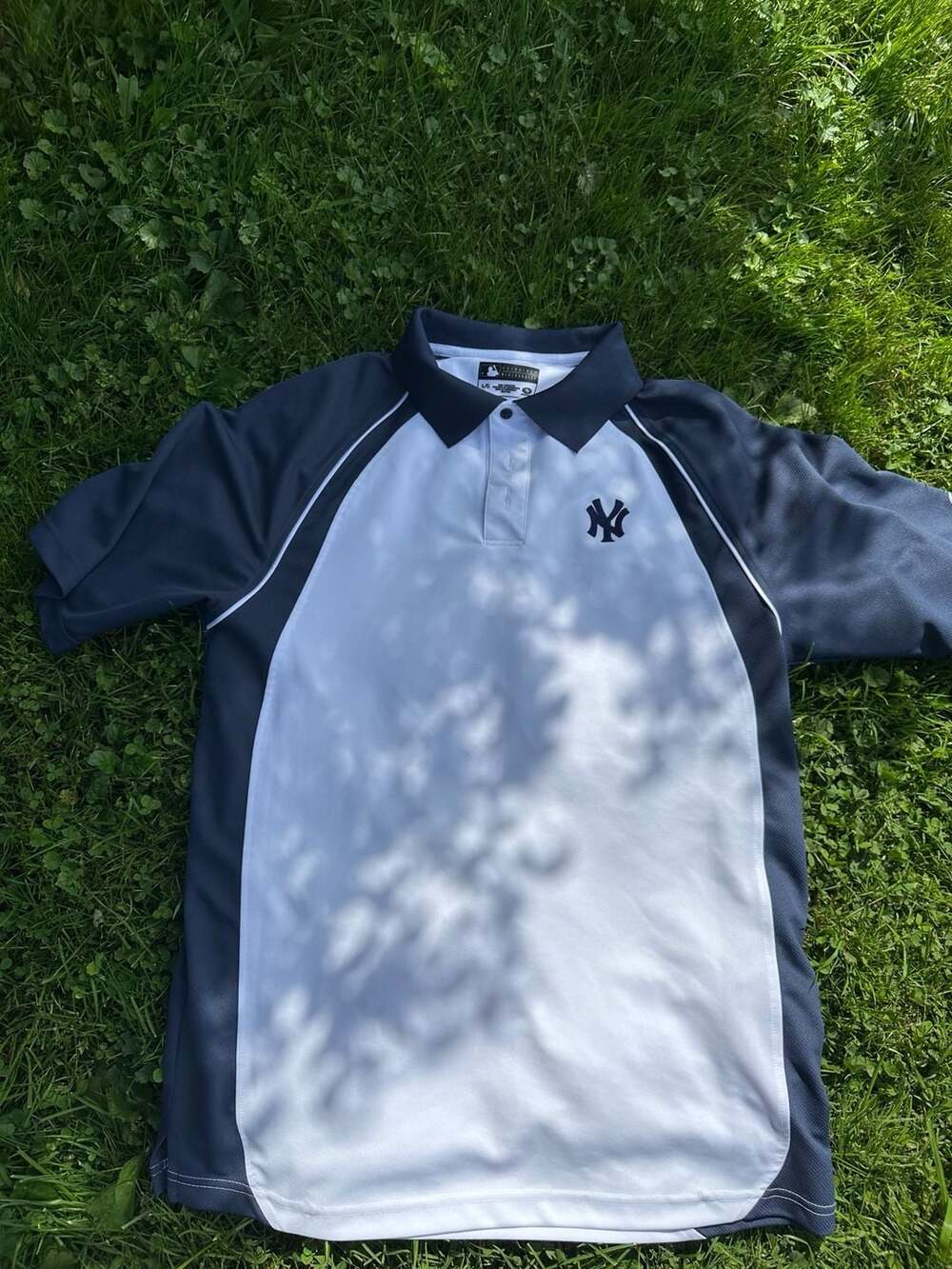 True Fan Genuine Merchandise New York Yankees MLB Short Sleeve Polo Shirt Men L
